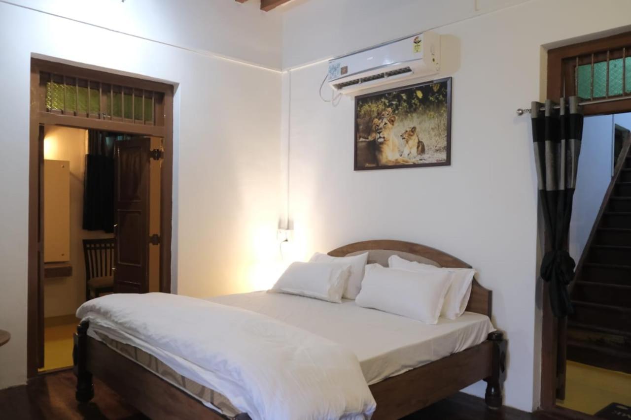 Hotel Ashirwad Junagadh Exterior foto